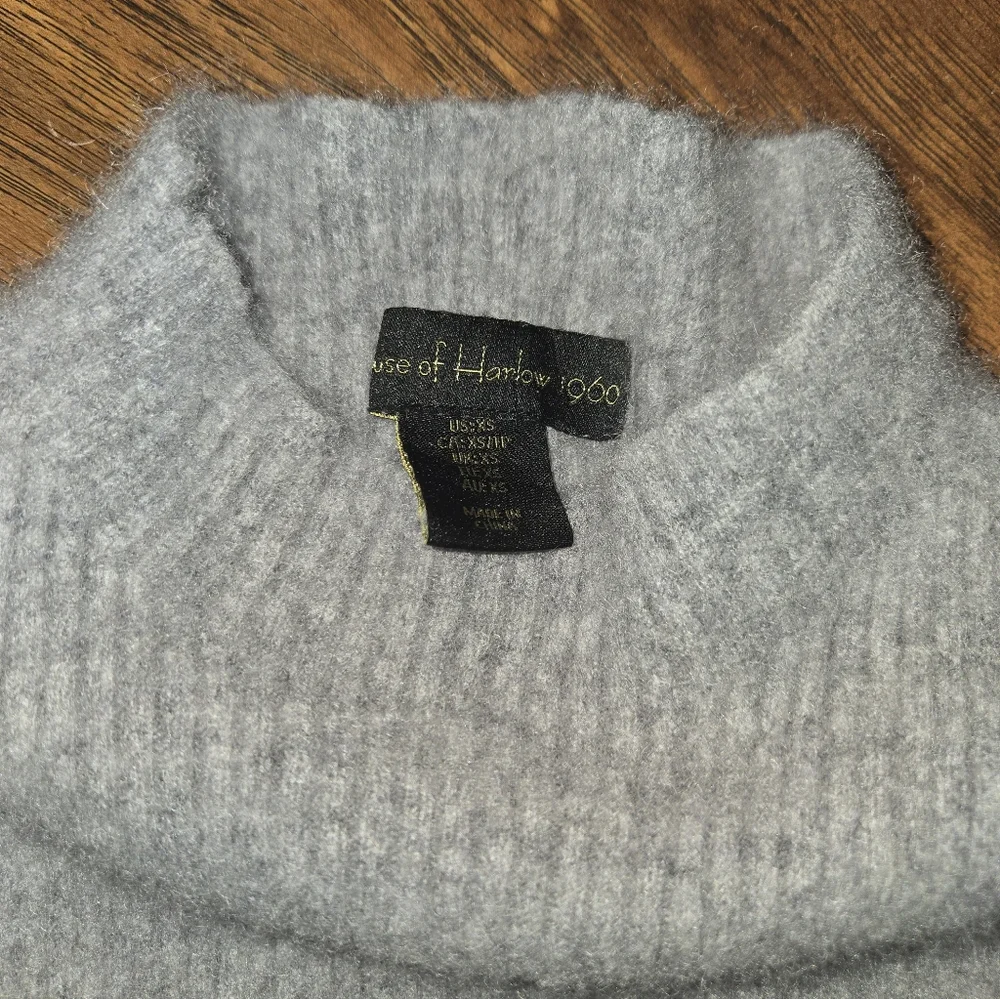 House Of Harlow Cashmere Ribbed Mock Neck Gray Sleeveless Top - Picture 5 of 9